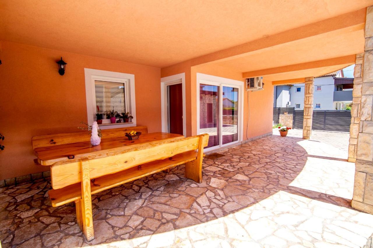 Villa Anita Pula Ngoại thất bức ảnh