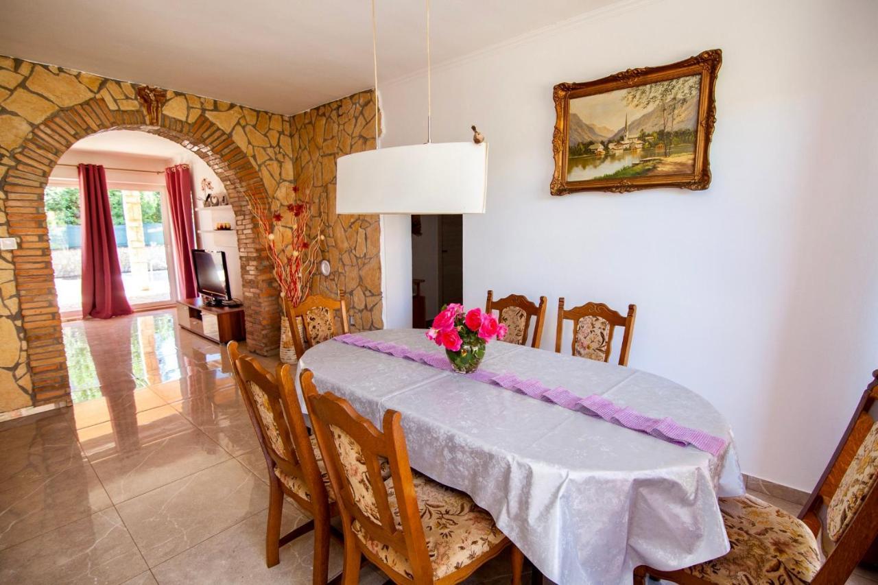Villa Anita Pula Ngoại thất bức ảnh